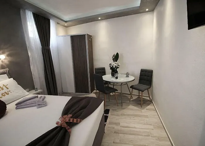 Sette Stanze בית הארחה 4*