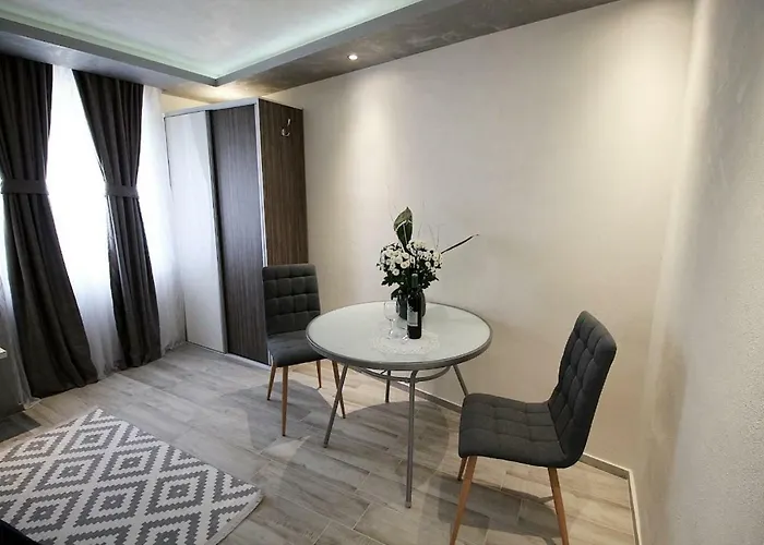 Гостьовий будинок Sette Stanze Пореч